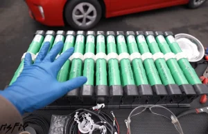 Samodzielna naprawa baterii w samochodzie elektrycznym nie jest trudna