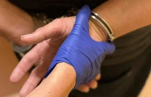 Chciał udowodnić partnerce, że jest trzeźwy. Pijany przyjechał na komisariat