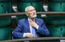 Macierewicz odpowiedział na raport MON. "Chronią Putina!" xD