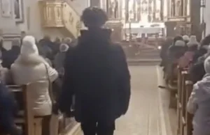 Skandal w kościele! Nastolatek puścił wulgarną piosenkę podczas mszy