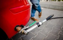 Samochody na LPG podbiły serca Polaków. Wciąż jest najtaniej