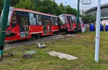Wykolejenie tramwaju w Katowicach. Rannych 7 osób [ZDJĘCIA]