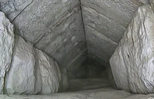 Potwierdzono istnienie ukrytego korytarza w Wielkiej Piramidzie w Gizie