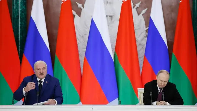 Brudna gra Łukaszenki i Putina wobec Polski. Dezinformacja i granica