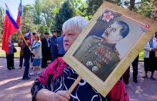 Putin na potęgę stawia pomniki zbrodniarza Stalina
