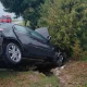 Obywatel Ukrainy staranował oczekujące na możliwość skrętu auto.