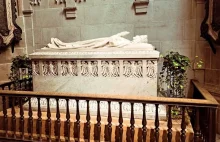 Sarkofag Króla Polski św. Jadwigi Andegaweńskiej ( na fotografii ) part 2 - YouT
