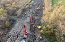 Rozbiórka mostu kolejowego w Nowym Sączu. Spójrz na to z góry [ZDJĘCIA, FILM] |