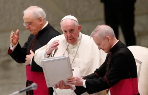 Papież zgadza się na błogosławieństwa dla osób tej samej płci