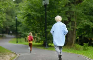 Czy dziakowie muszą zajmować się wnukami?