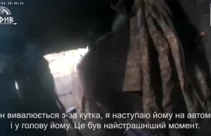 Ukraiński żołnierz rozwala dwóch orków dosłownie zaskakując ich w okopie.