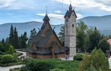 Jak skandynawski kościół trafił do Karkonoszy? Jedyny taki w Polsce!