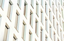 Radni Krakowa niemal jednogłośnie za podatkiem od pustostanów