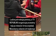 Telewizja Republika płynie w łódce przy brzegu dla dramatyzmu