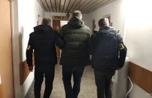Urzędnicy i policjanci zatrzymani. Wielka afera korupcyjna w Pajęcznie.