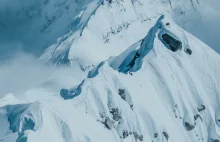 Burza śnieżna odcięła drogę turystom. Trwa akcja ratunkowa na zboczach Mount Eve