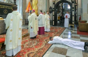 Po raz pierwszy wyświęcony został tylko jeden diakon. "Jesteś dziś tu sam"