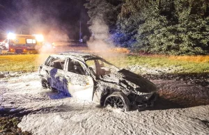 19-latka prowadząc BMW, jechała 260 km/h, rozbiła auto, zginał 17 letni pasażer