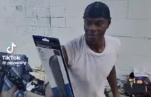 Influencerzy rozdają maczety bezdomnym - USA