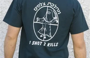 Eng ciężarna kobieta na celowniku izraelskiego żołnierza taki t-shirt