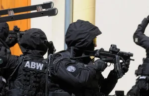 Afera e-mailowa. Nieoficjalnie: ABW weszła do domu policjanta z Poznania.