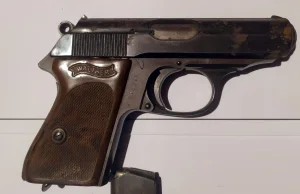 Niemiecki pistolet z gapą znaleziony pod podłogą (GALERIA)