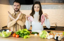 Dlaczego weganie i wegetarianie dyskryminują mięsożerców?
