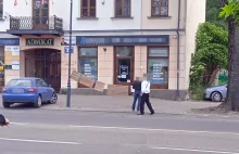 "NSDAPis" - Banery przed biurem posła Zielińskiego