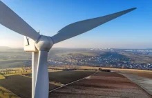 Ustawa wiatrakowa z zapisem: Turbina 700 m od zabudowań