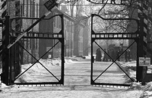 "Ucieczki z Auschwitz: Akty desperacji i brutalne represje w obliczu niemieckieg