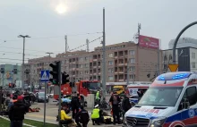 Szczecin masowy wypadek na placu Rodła. Kilkanaście osób rannych [foto]