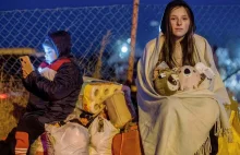 Badanie: Polacy odwracają się od uchodźców z Ukrainy