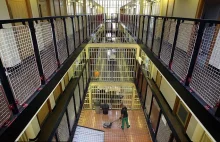 ojcowi Sary Sharif zostało podcięte gardło pokrywką z puszki po tuńczyku