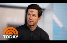 Mark Wahlberg z krzyżem na czole