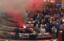 Albańczycy nie gęsi, swój parlament też mają...