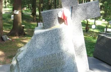 Rosja: z cmentarza zniknął pomnik polskich ofiar stalinizmu