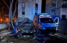 W Grójcu zapłonęły dwie karetki. Straż pożarna podejrzewa podpalenie