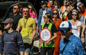 Leniwi, nie uczą się, nie pracują? Oto prawda o pokoleniu Zet