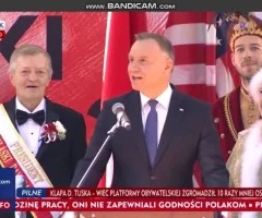 Andrzej Duda zagłuszany na paradzie Pułaskiego w Nowym Jorku