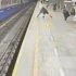 Pijany mężczyzna próbował zepchnąć nastolatka na tory metra