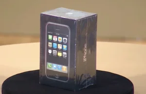 Pierwszy Apple iPhone z 2007 roku w zafoliowanym pudełku trafił na aukcję