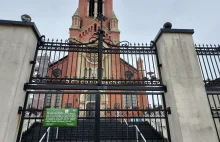 Ksiądz ma 9 zarzutów za molestowanie dzieci. Nie, nie siedzi. Chodzi po kolędzie