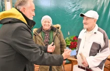 Niesamowity stulatek z Gdyni uczcił swoje urodziny grając w tenisa!