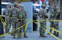 Dwóch żołnierzy gwardii narodowej postrzelonych nieopodal Białego Domu.