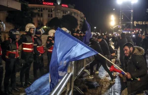 Wielkie protesty w kraju NATO. Koktajle Mołotowa poszły w ruch