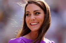 Księżna Kate w olśniewającej purpurze na Wimbledonie. To suknia z przesłaniem