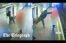 Śniady migrant wrzuca Polaka na tory londyńskiego metra.