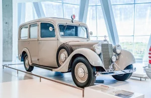 Bez syreny i lamp ostrzegawczych: karetka Mercedes-Benz 320 z 1937 r.