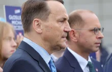 Potencjalni migranci mają się zniechęcić. Sikorski zapowiada akcję