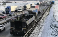 Wypadek wojskowego transportu sparaliżował ruch na A4 pod Wrocławiem